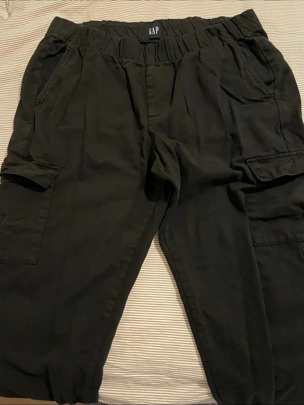 GAP Black Elastic-Waist Cargo Pants